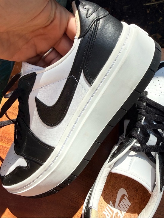 Nike Shoes - Nike Women’s platform 🐼